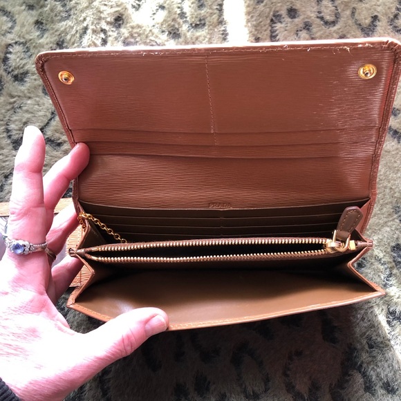 Auth PRADA long Vitello Wallet - Epi leather chestnut color w/ detachable ID tag - Picture 10 of 16